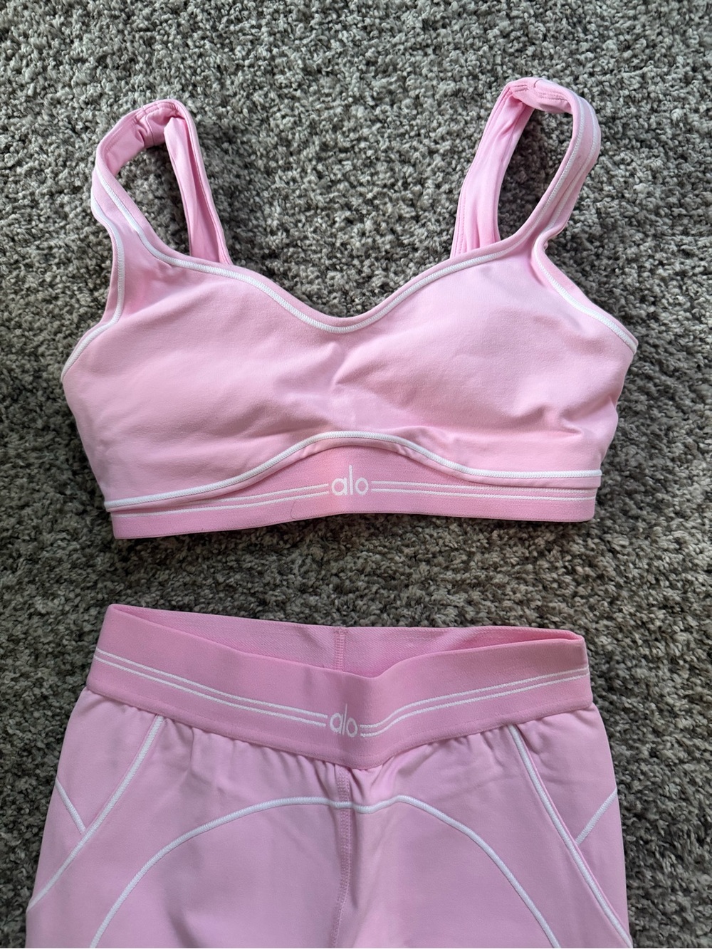 ALO Yoga Sweet Pink Airbrush Set